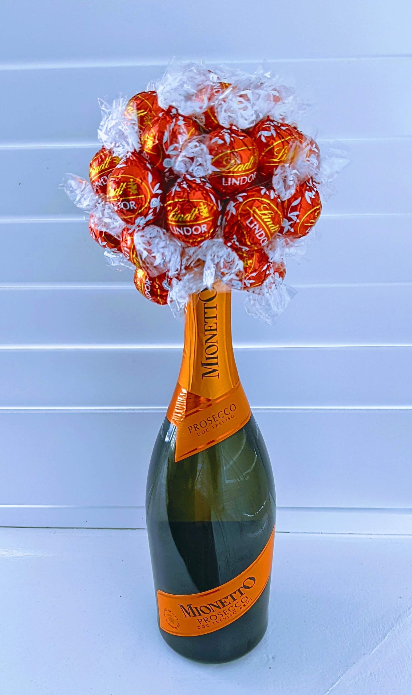 Luxury Prosecco & Lindt Chocolate Bouquets/Hampers