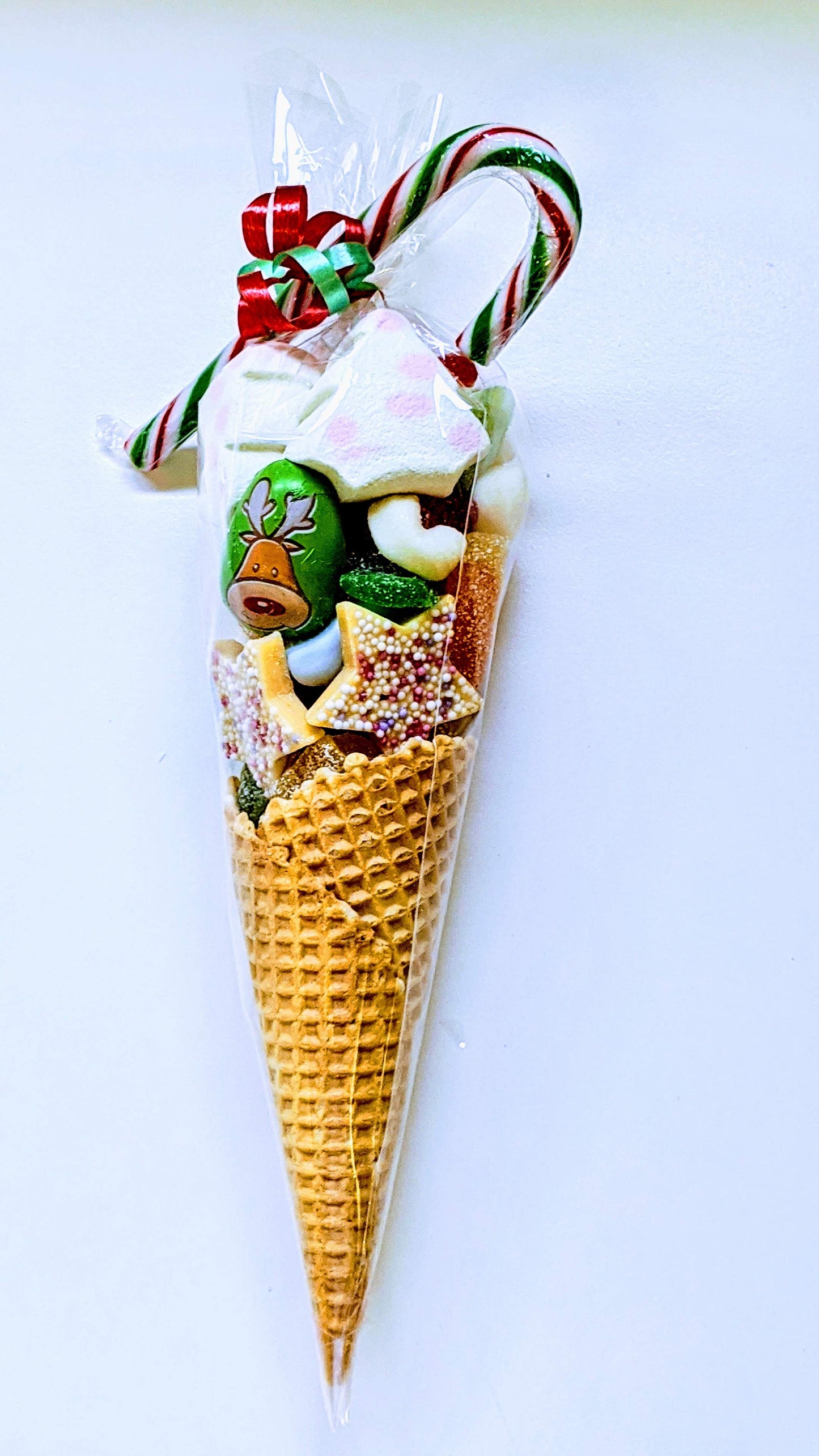 Elegant Christmas Themed Sweet Cones