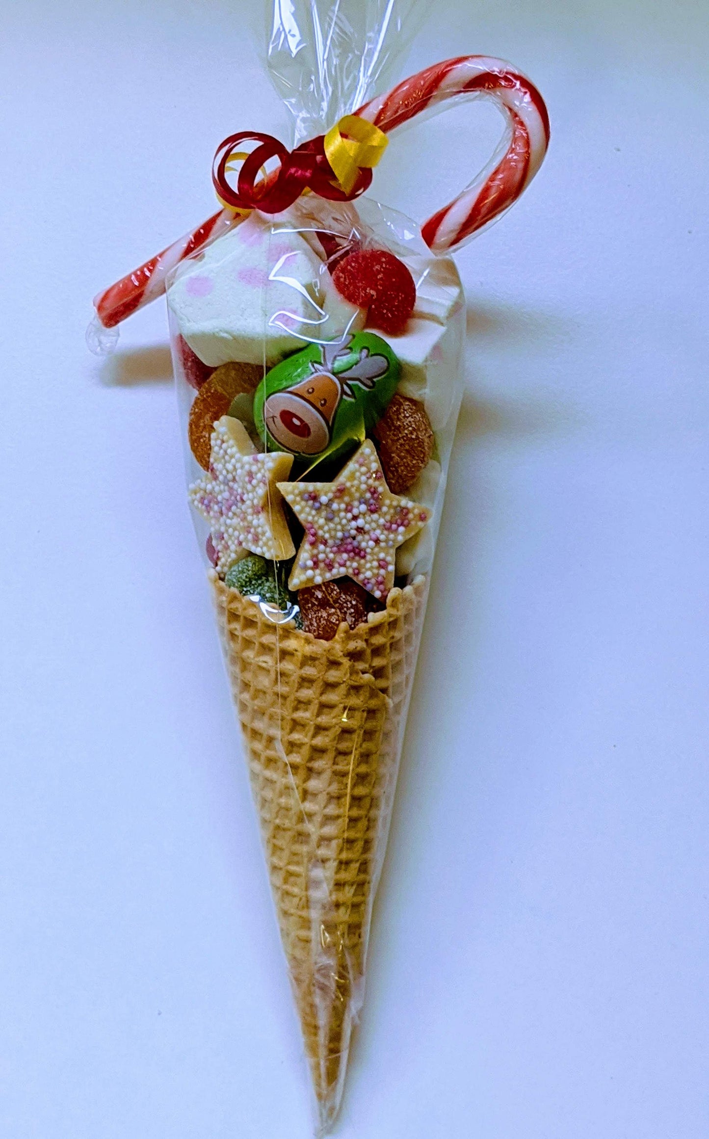 Elegant Christmas Themed Sweet Cones