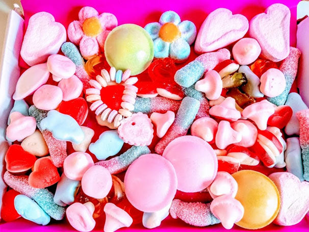 Buy yummy pink themed mix sweets online in UK