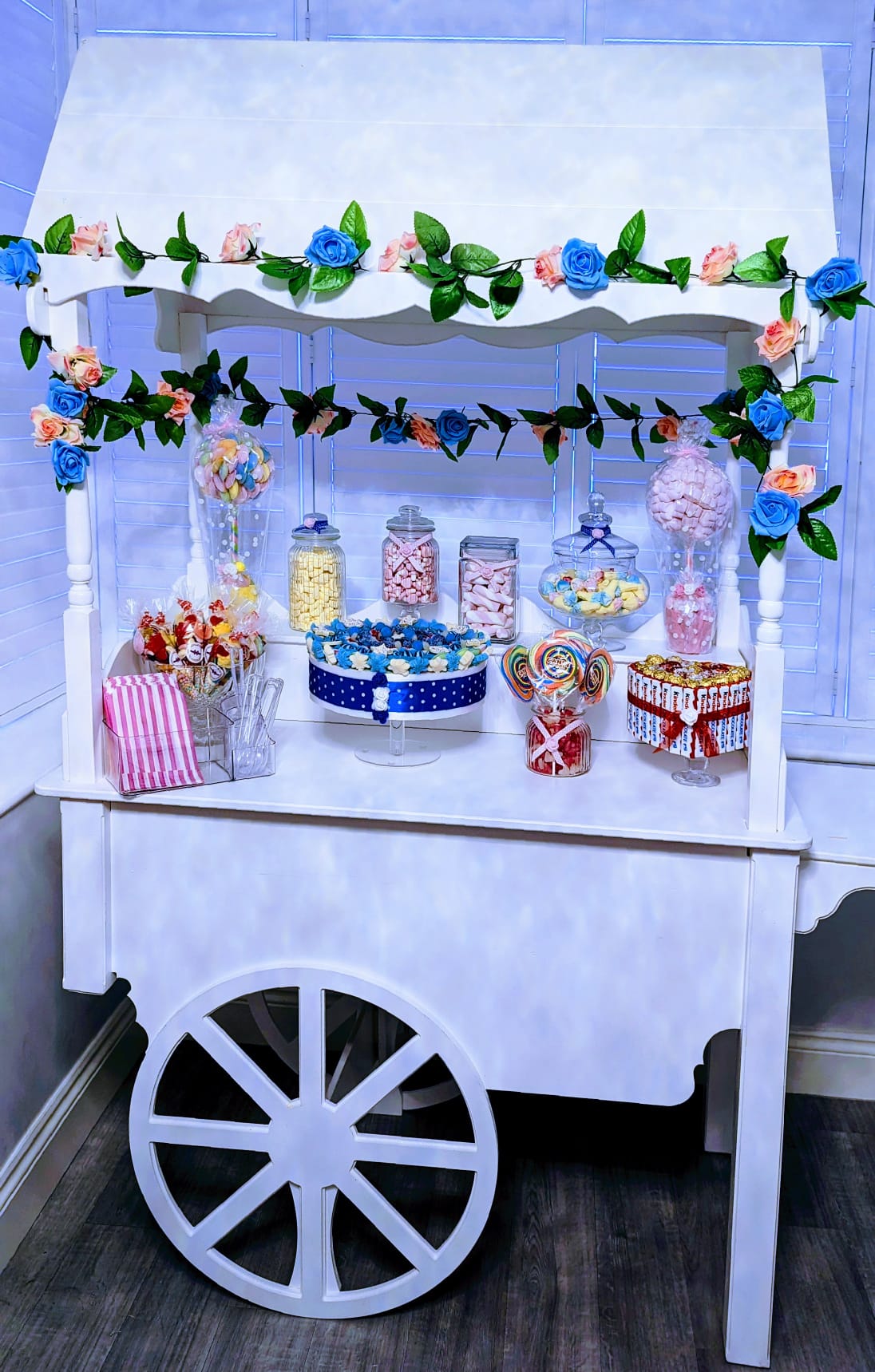 Wedding sweet cart ideas | Beachweddingtips.com