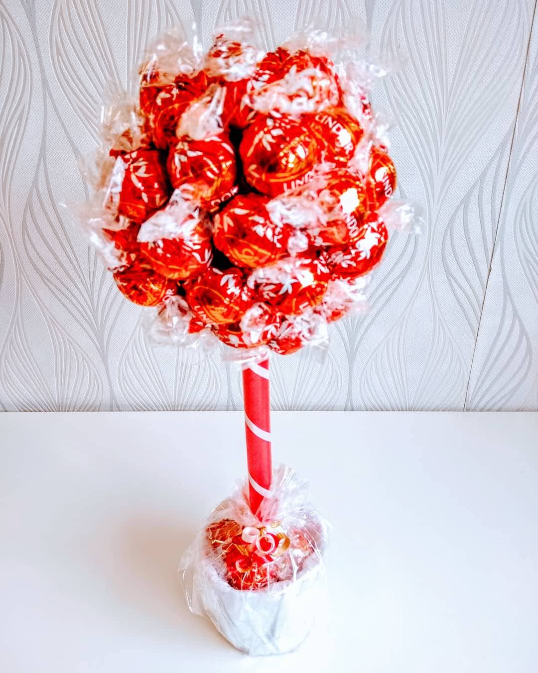 Lindt Sweet Tree gift for your best one